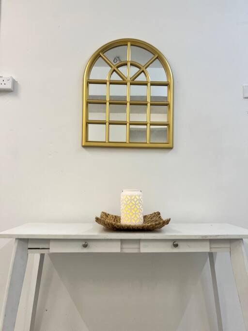 Roemah Lily Studio Тана Рата Екстериор снимка